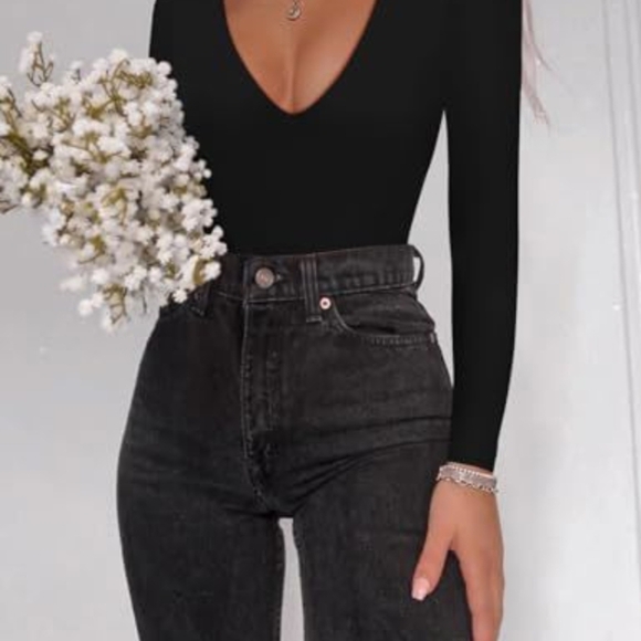 Sleek Black Long Sleeve Fitted Bodysuit - Picture 2 of 3